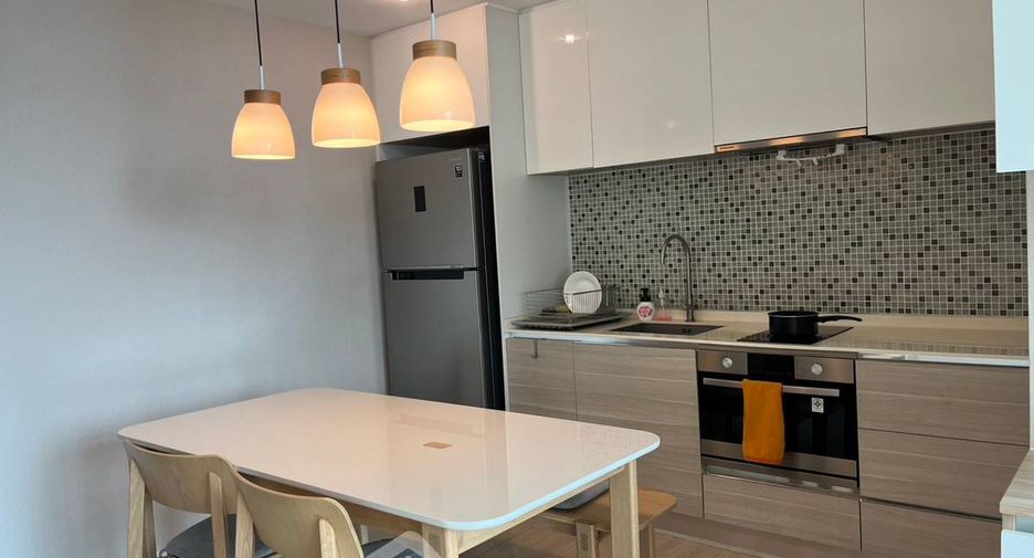 For rent 2 bedrooms condo in Watthana, Bangkok