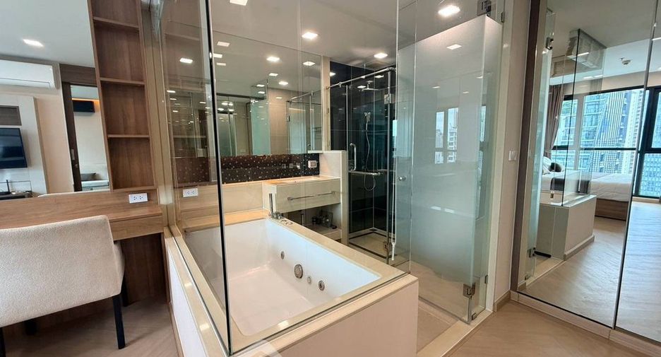 Condo en alquiler de 1 habitaciones en Sathon, Bangkok