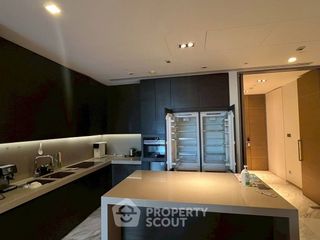 For rent 4 bedrooms condo in Sathon, Bangkok