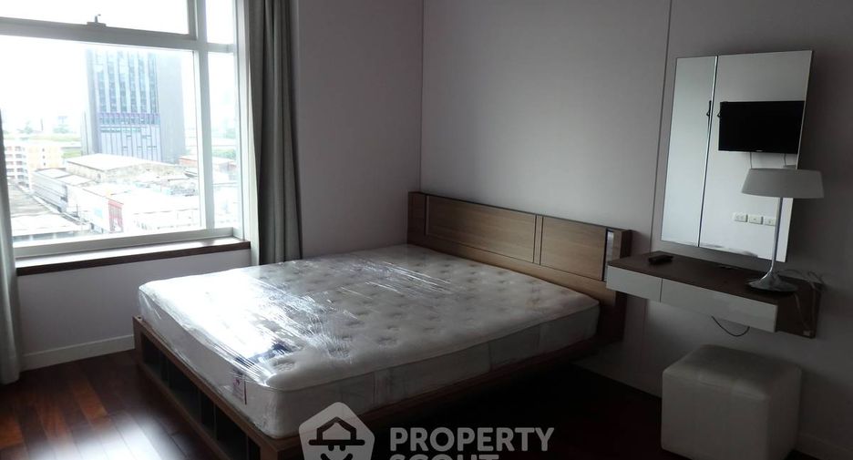For rent 2 bedrooms condo in Watthana, Bangkok