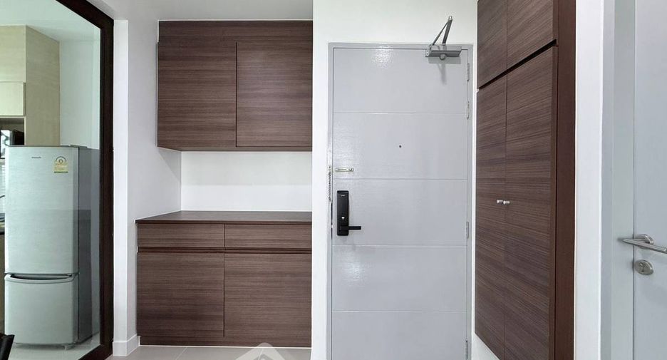 For rent 2 bedrooms condo in Phra Khanong, Bangkok