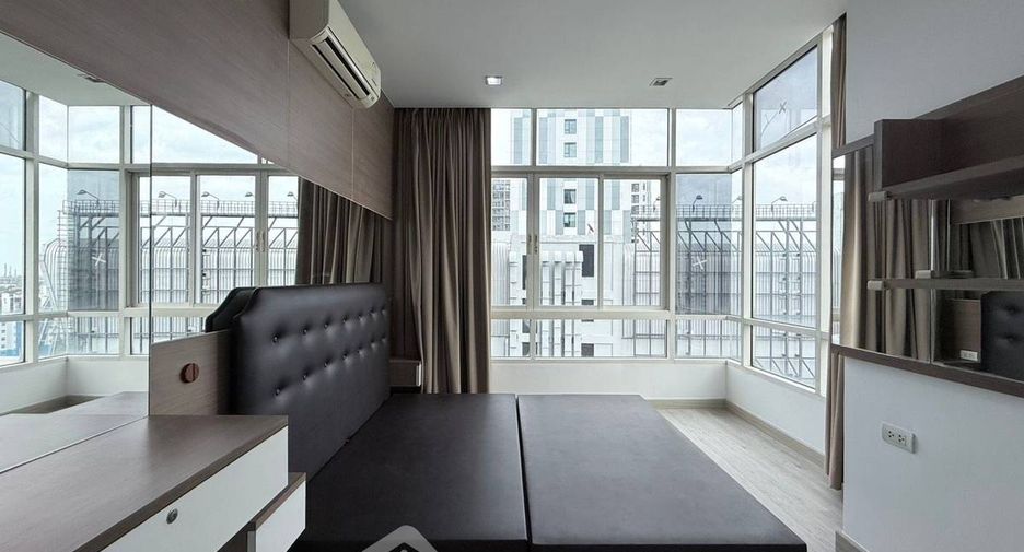 For rent 2 bedrooms condo in Phra Khanong, Bangkok
