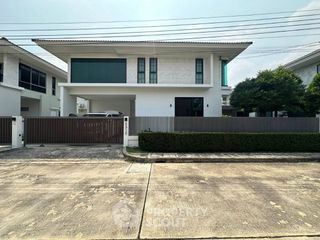 For rent 3 bedrooms house in Lat Krabang, Bangkok