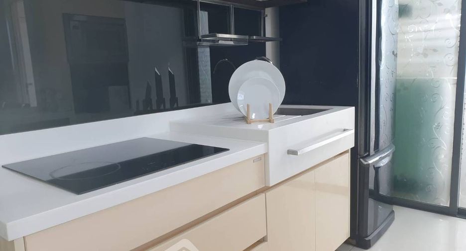 Wohnung zur Miete mit 2 Zimmer in Phra Khanong, Bangkok
