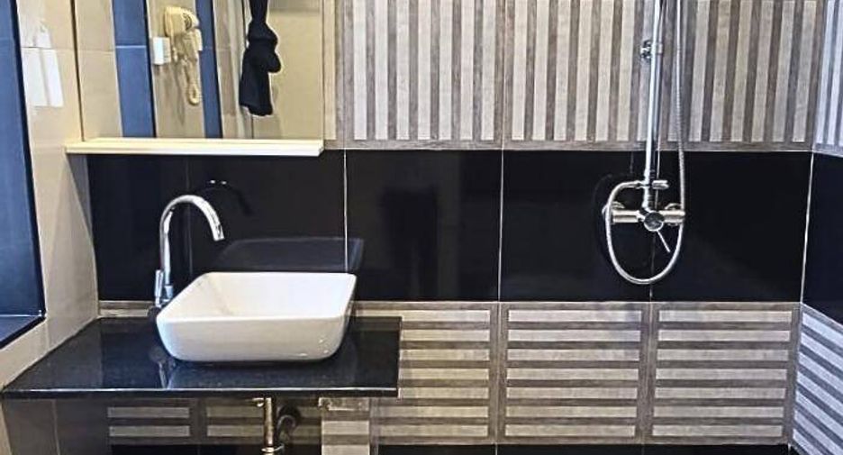 For rent 6 bedrooms house in Bang Lamung, Chonburi