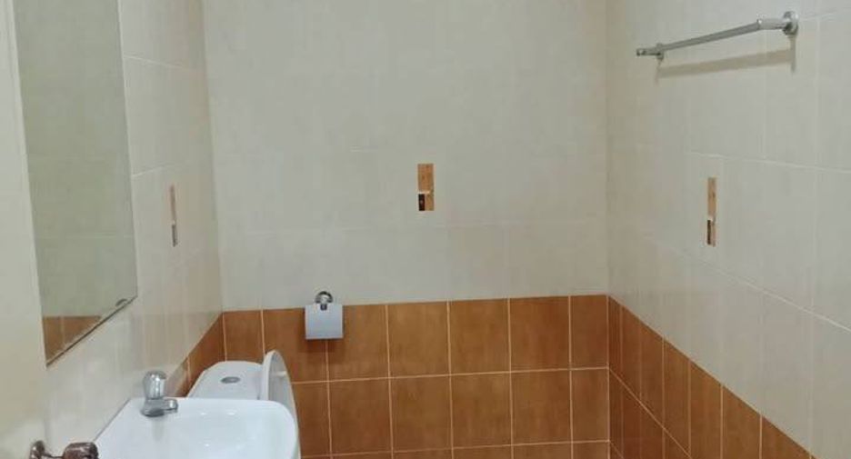 For rent 2 bedrooms townhouse in Mueang Chon Buri, Chonburi