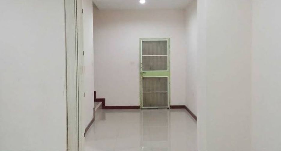 For rent 2 bedrooms townhouse in Mueang Chon Buri, Chonburi
