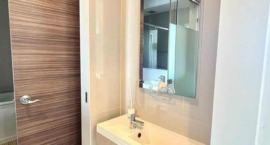 For rent 1 bed condo in Watthana, Bangkok