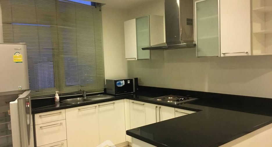 Condo en alquiler de 3 habitaciones en Khlong Toei, Bangkok