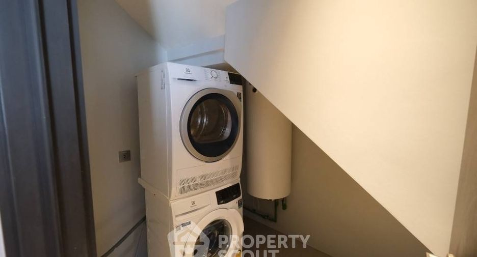 Condo en alquiler de 2 habitaciones en Khlong Toei, Bangkok