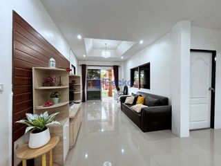 À louer et à vendre 3 chambres maison à Bang Lamung, Chonburi