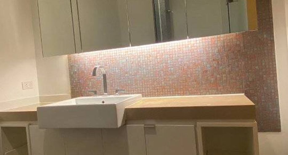 For rent 2 bedrooms condo in Bang Lamung, Chonburi