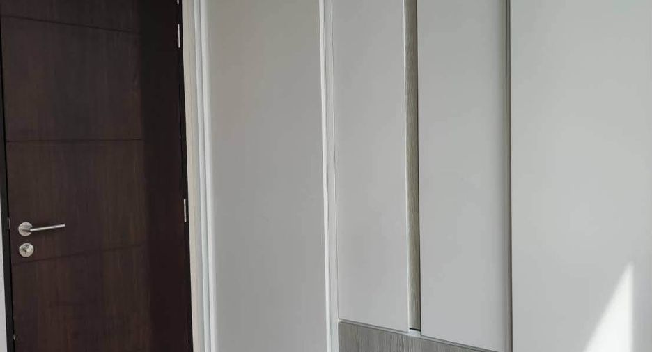 For rent 2 bedrooms condo in Pathum Wan, Bangkok