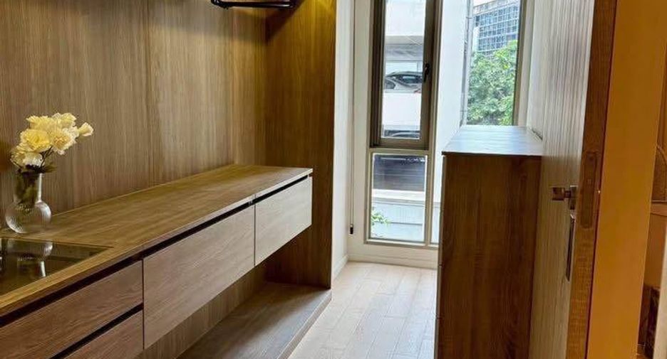 Wohnung zur Miete mit 2 Zimmer in Khlong Toei, Bangkok