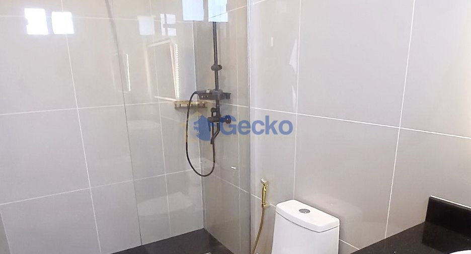 For rent and for sale 6 bedrooms house in Bang Lamung, Chonburi