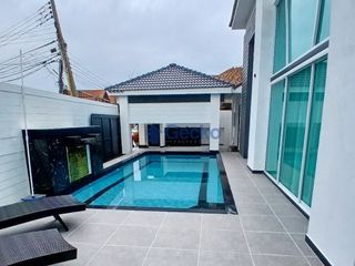 For rent and for sale 6 bedrooms house in Bang Lamung, Chonburi