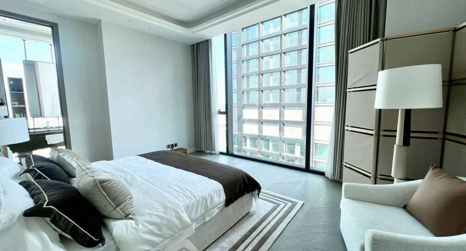 For rent 3 bedrooms condo in Sathon, Bangkok