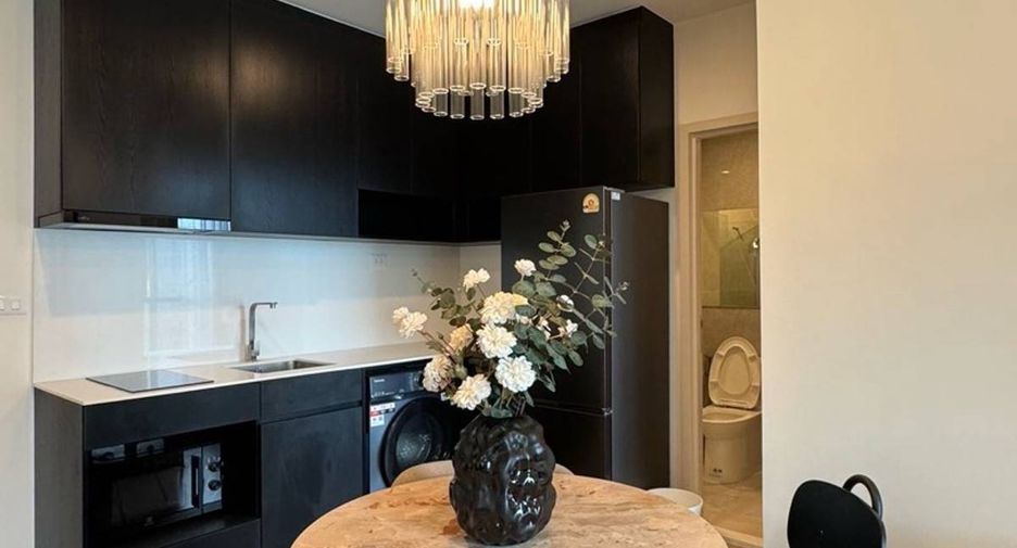 For rent 2 bedrooms condo in Huai Khwang, Bangkok