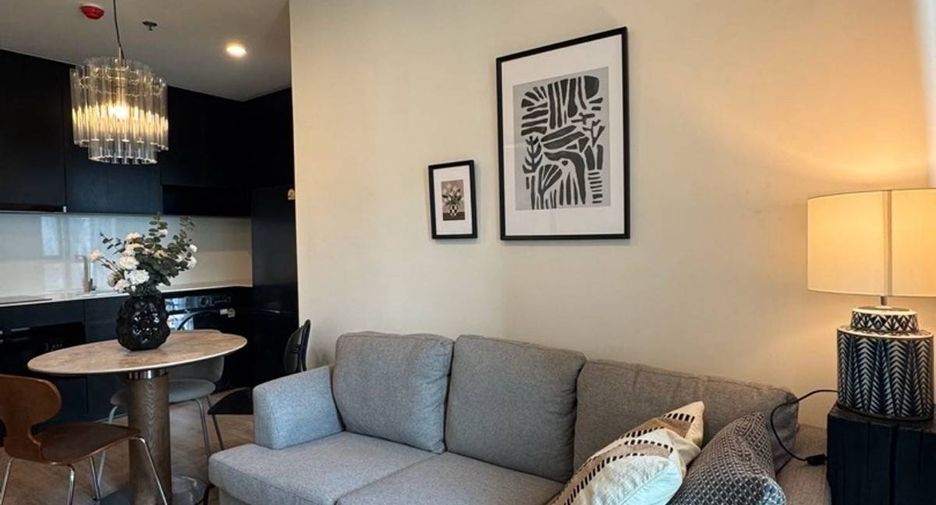 For rent 2 bedrooms condo in Huai Khwang, Bangkok