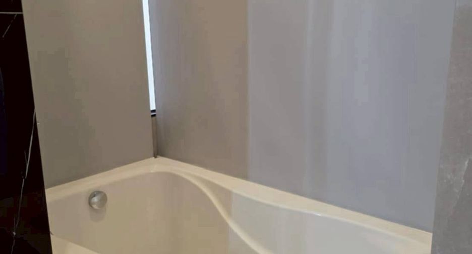 For rent 2 bedrooms condo in Huai Khwang, Bangkok