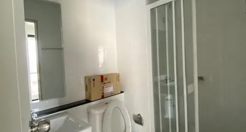 For rent studio condo in Mueang Samut Prakan, Samut Prakan