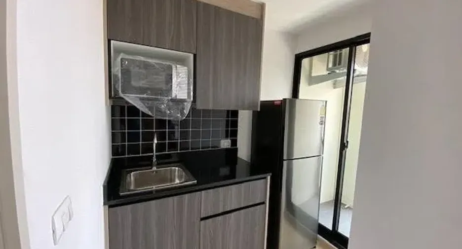 For rent studio condo in Mueang Samut Prakan, Samut Prakan