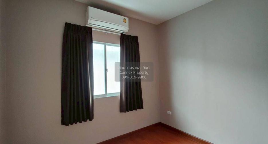 For sale 3 bedrooms townhouse in Mueang Samut Prakan, Samut Prakan