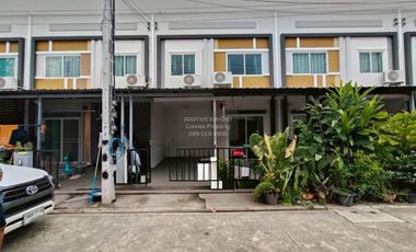 For sale 3 bedrooms townhouse in Mueang Samut Prakan, Samut Prakan