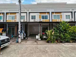 For sale 3 bedrooms townhouse in Mueang Samut Prakan, Samut Prakan