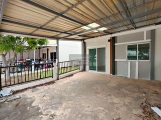 For sale 4 bedrooms townhouse in Mueang Samut Prakan, Samut Prakan