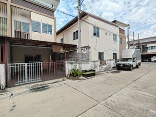 For sale 2 bedrooms townhouse in Lam Luk Ka, Pathum Thani