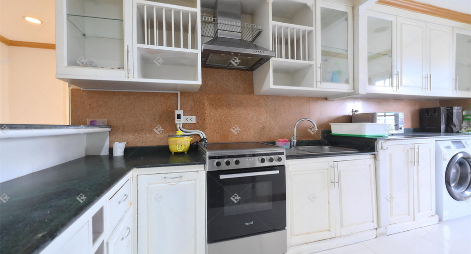 Wohnung zum Kauf mit 3 Zimmer in Khlong Toei, Bangkok