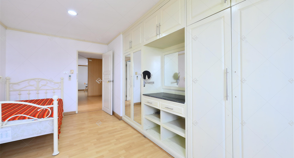 Wohnung zum Kauf mit 3 Zimmer in Khlong Toei, Bangkok