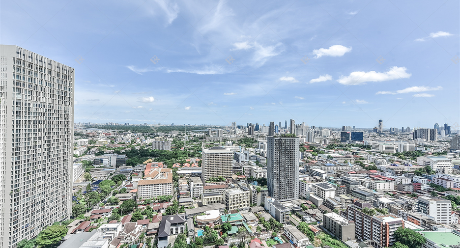 For sale 3 bedrooms condo in Sathon, Bangkok