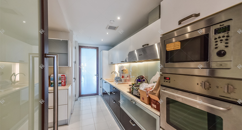For sale 3 bedrooms condo in Sathon, Bangkok