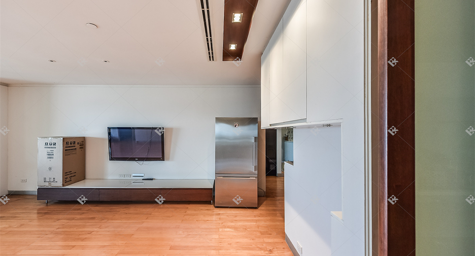 For sale 3 bedrooms condo in Sathon, Bangkok