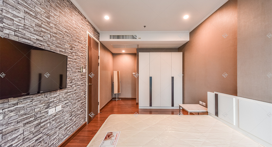 For rent 2 bedrooms condo in Sathon, Bangkok