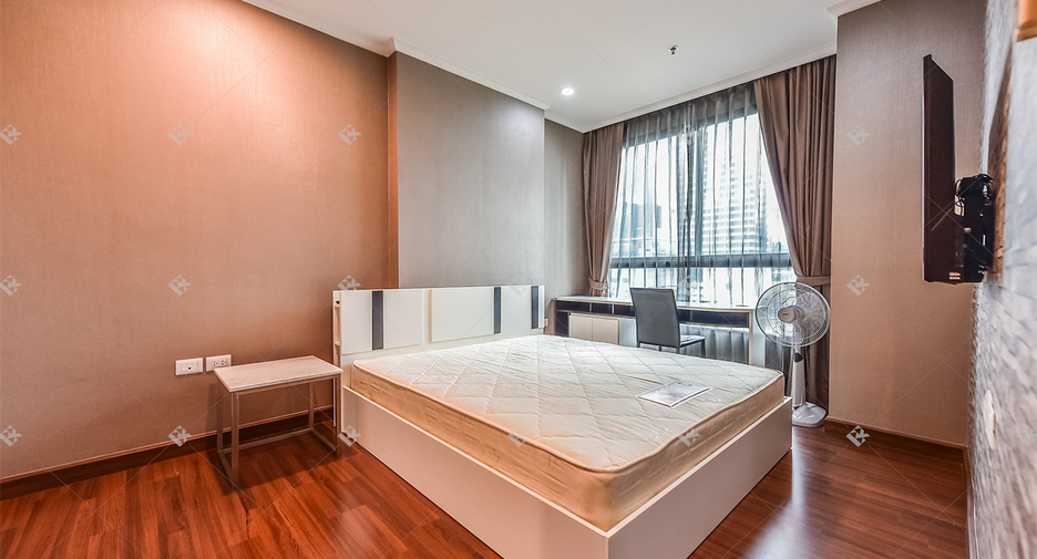For rent 2 bedrooms condo in Sathon, Bangkok