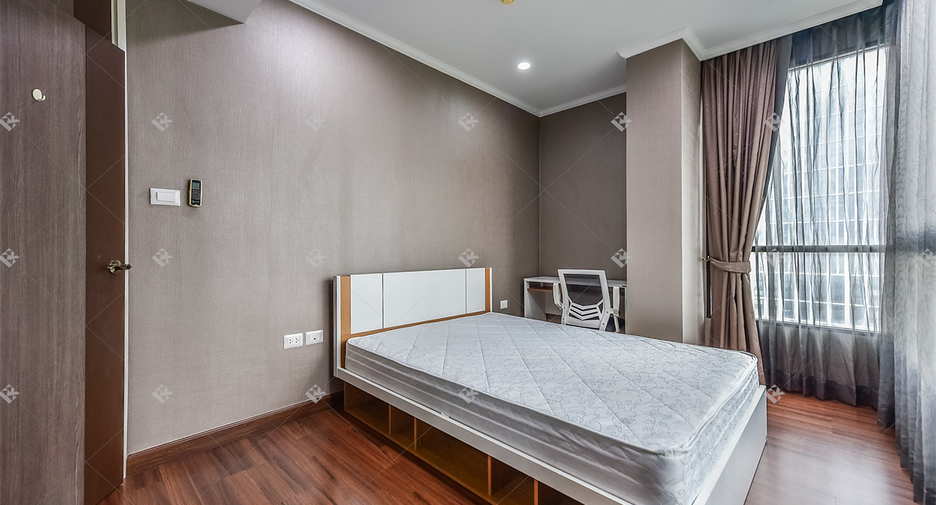 For rent 2 bedrooms condo in Sathon, Bangkok