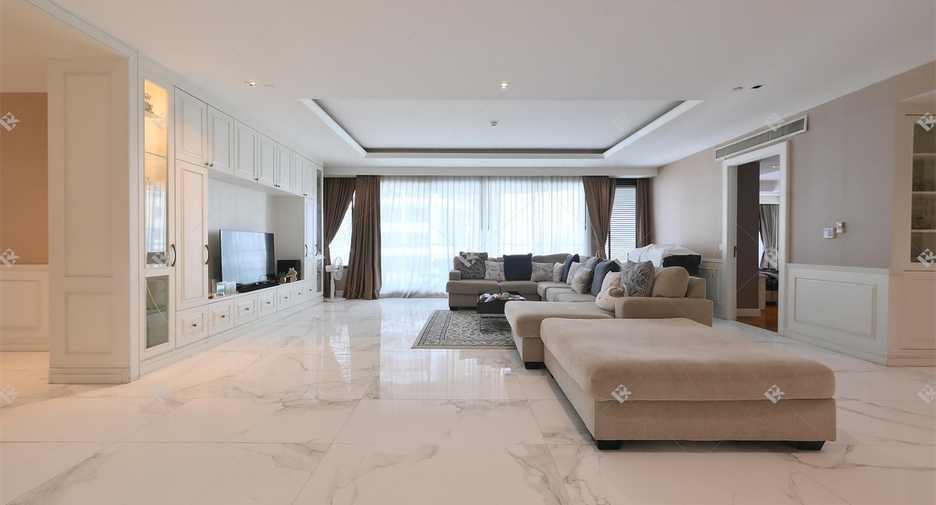 For rent 4 bedrooms condo in Khlong Toei, Bangkok