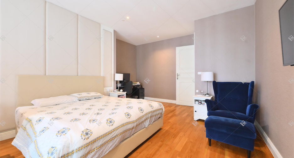 For rent 4 bedrooms condo in Khlong Toei, Bangkok