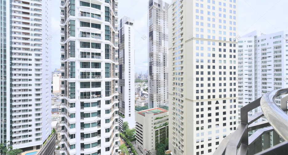 For rent 4 bedrooms condo in Khlong Toei, Bangkok