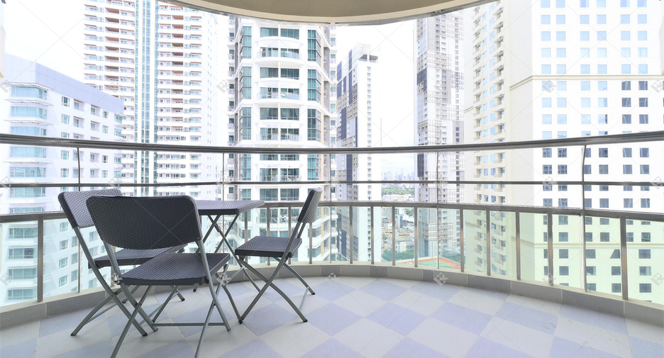 For rent 4 bedrooms condo in Khlong Toei, Bangkok