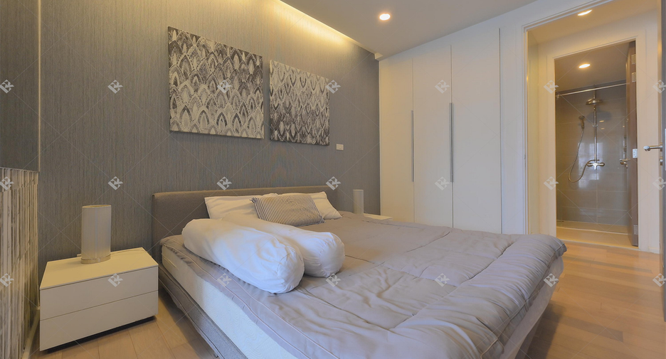 For rent 2 bedrooms condo in Watthana, Bangkok