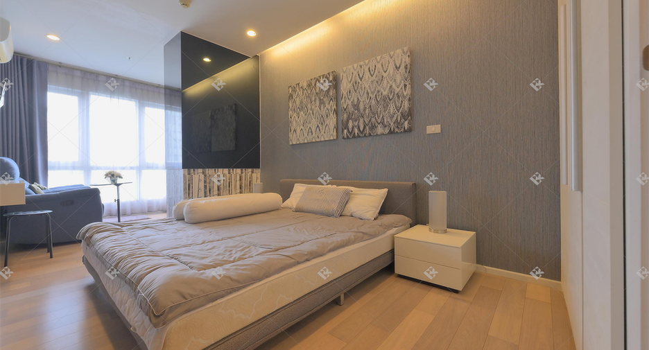 For rent 2 bedrooms condo in Watthana, Bangkok