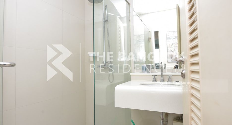 For rent 2 bedrooms condo in Sathon, Bangkok