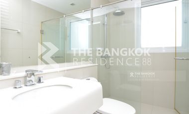 For rent 2 bedrooms condo in Sathon, Bangkok