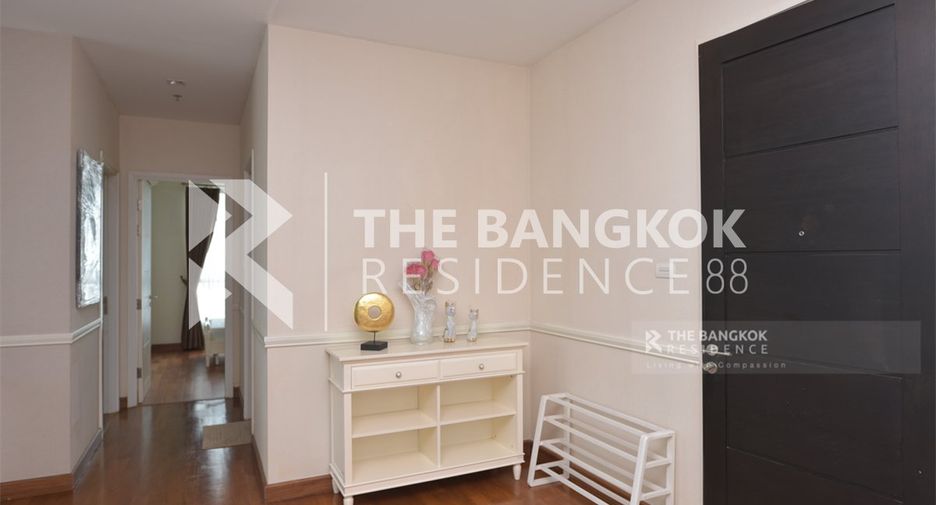For rent 2 bedrooms condo in Sathon, Bangkok