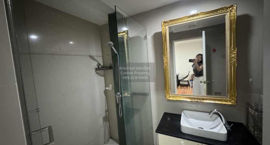 For rent 2 bedrooms condo in Phra Khanong, Bangkok