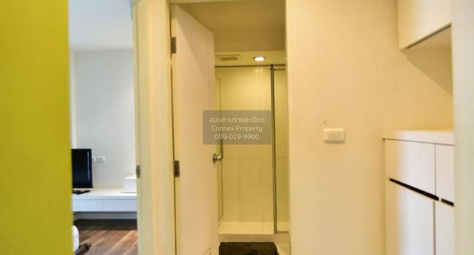 For rent 2 bedrooms condo in Phra Khanong, Bangkok